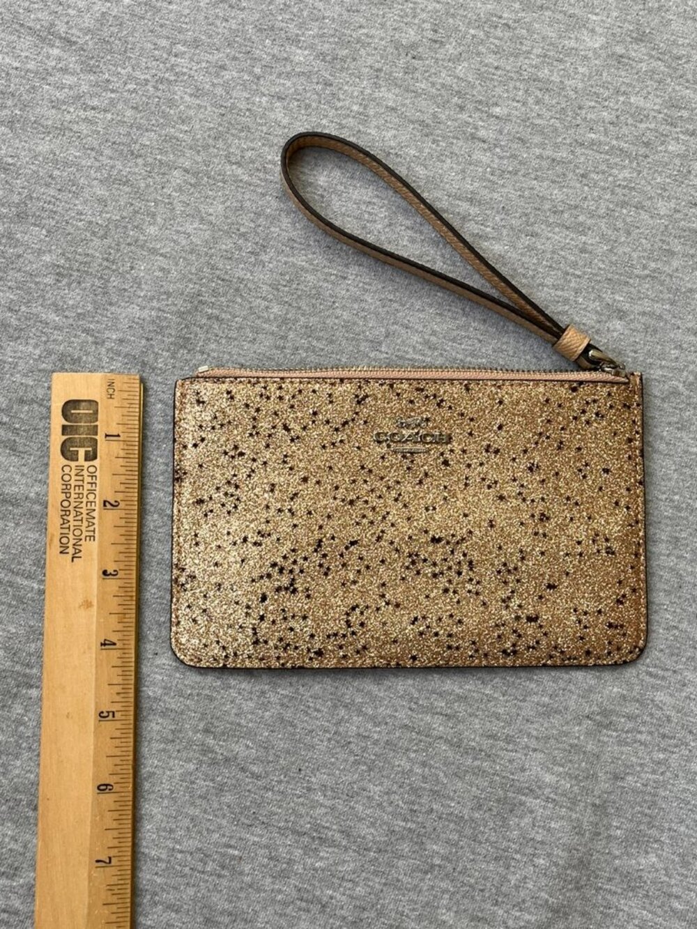 NWOT, Coach Gold Star Glitter Wristlet - Picture 8 of 10